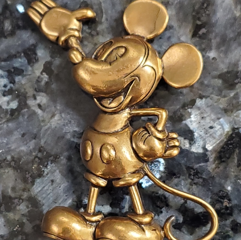 vintage disney mickey mouse pin/brooch